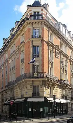 Building hosting the Embassy in Paris