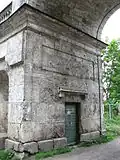 Passage arch