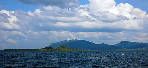 Photo of Cape Espiritu Santo taken 3&nbsp;km (1.86&nbsp;mi) West of Batag Island