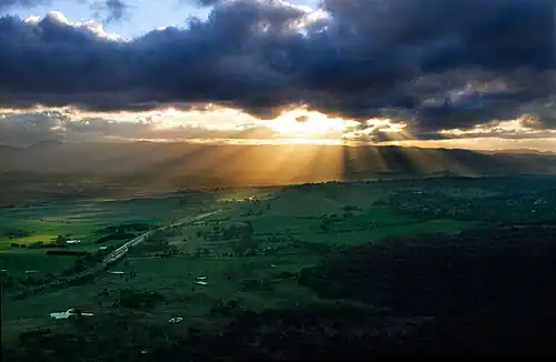 Crepuscular rays (April 2007)