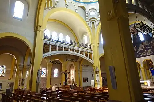The side aisle