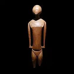 Dinonga eidu (idol); circa 1800; wood; height: 35&nbsp;cm (133⁄4 in.); from the Caroline islands; Musée du quai Branly (Paris)