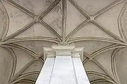 Ceiling of the main staircase in cross ogives.