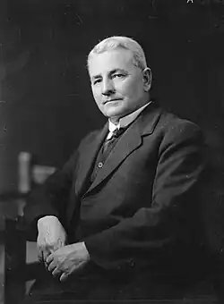 Harry Holland (1922).jpg