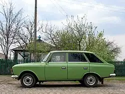 Post-1982 Izh-2125, with recessed door handles