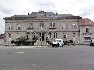 The town hall of Le Catelet