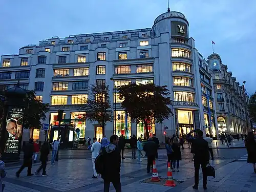 An aesthetic of artificial lighting – Maison de France (now showroom for Louis Vuitton), Avenue des Champs-Élysées no. 101 in Paris, by Louis-Hippolyte Boileau and Charles-Henri Besnard (1931)[120]