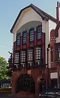 Above the shops is the architecture