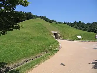 The tomb of King Muryeong (2011)