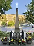 The obelisk at Lidnley Street.