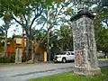 Oolite entrance columns to Country Club addition[2]