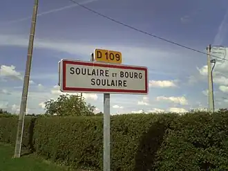 Panneau d'entrée de la commune en provenance de Feneu.