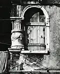 Side window of the first noble floor, photo by Paolo Monti