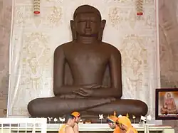 The "Bade Baba" idol inside Bade Baba Temple, Kundalpur