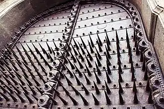 Pointed main gates.