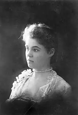 Unidentified woman. Example of line-lit[10] photography. c. 1890