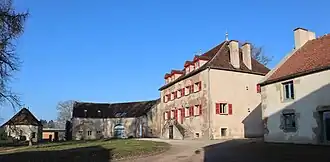 The Maison du Parc naturel régional du Morvan, with the Musée de la Résistance en Morvan to the left