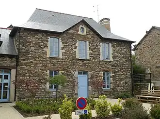 The town hall of Saint-Senoux