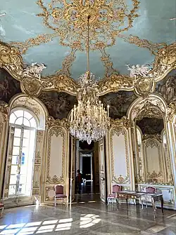 The ceiling of the oval Salon of the Princesse in Hôtel de Soubise, Paris, by Germain Boffrand, 1740[199]