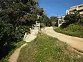 The steps and footpath that lead down to Praia dos Aveiros from the Beco Vasco da Gama.