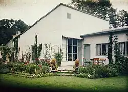Autochrome of a house in Stockholm, 1930.