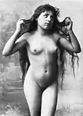 Image 12015-year old girl from Vienna. Photo from the book Der Körper des Kindes und seine Pflege by Carl Heinrich Stratz (1909)