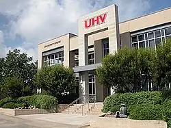 UH–Victoria