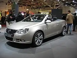 Volkswagen Eos c. 2007, the five-segment top includes a sliding sunroof made by OASys